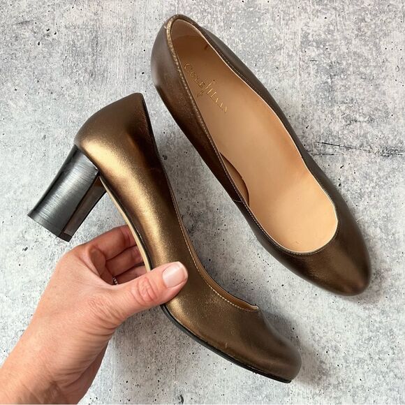 Cole Haan Gold Round Toe Pumps 7.5 - Picture 1 of 7